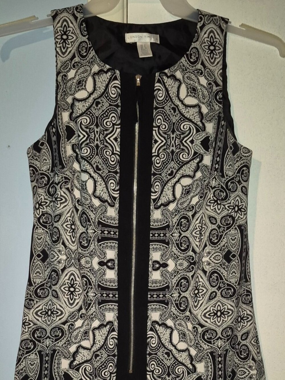 London Times Knee Length Shift Dress Black & White Paisley Women's Size 4 NWOT